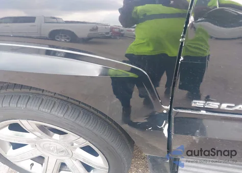 2005 Cadillac Escalade Standard from USA, damaged, VIN 1GYEK63N25R176152